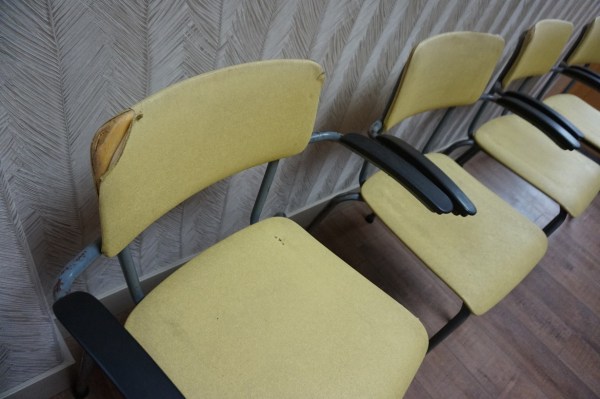 Friso Kramer, Ahrend de Cirkel, stoelen, armstoelen, buisframe, vintage, industrieel, gispen
